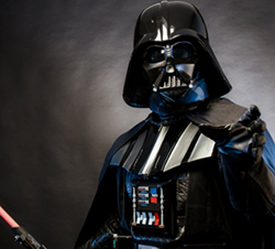 El malo de Star War lleva 50 años luchando por la seguridad vial