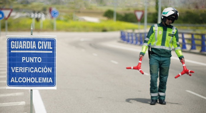 Control de la Agrupación de Tráfico de la Guardia Civil